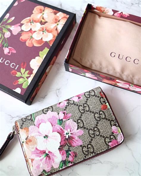 gucci bloom whrislet|Gucci purses for women.